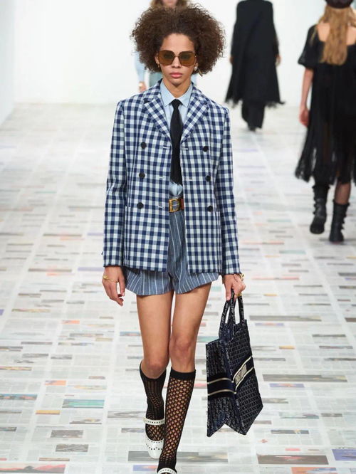 從功能性服飾到現代時裝, 學院制服 的時尚翻身仗